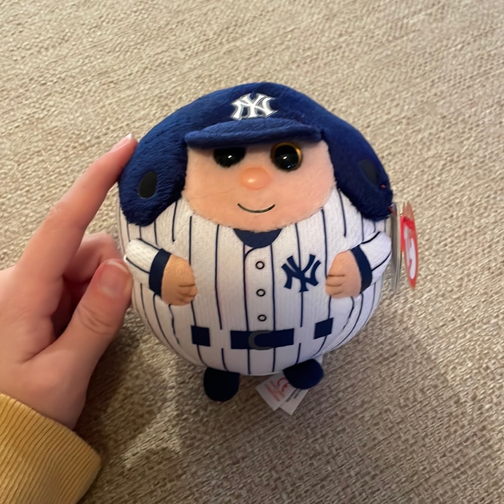 New York Yankees ty Beanie Ball